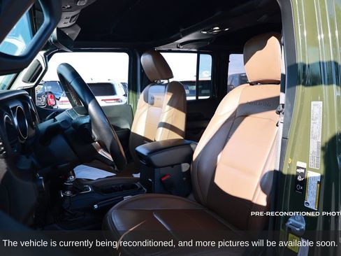 Used 2022 Jeep Wrangler Unlimited Sahara image 11