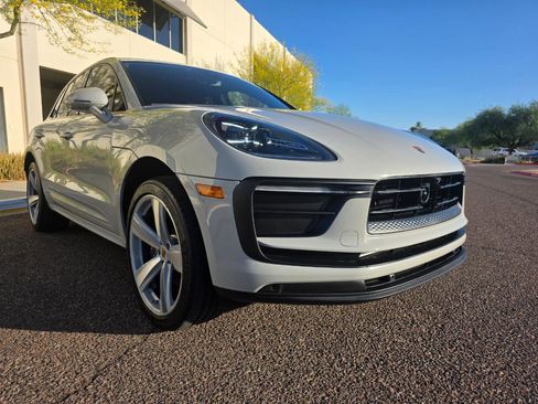 Used 2023 Porsche Macan AWD/4WD image 7