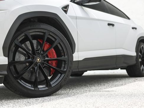Used 2020 Lamborghini Urus AWD/4WD image 12