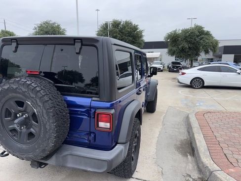 Used 2018 Jeep Wrangler Unlimited Sport AWD/4WD image 6