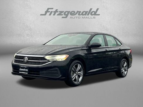 Used 2024 Volkswagen Jetta SE FWD image 2