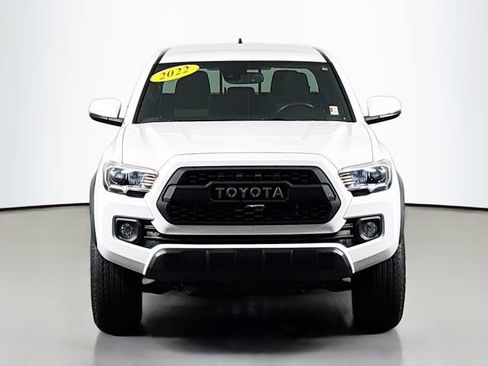 Used 2022 Toyota Tacoma TRD Off-Road image 2