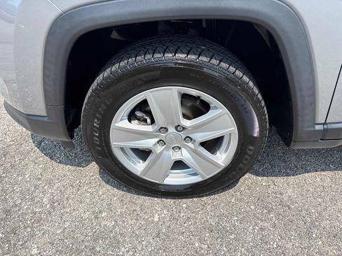Used 2022 Jeep Compass Latitude w/ Convenience Group AWD/4WD image 29