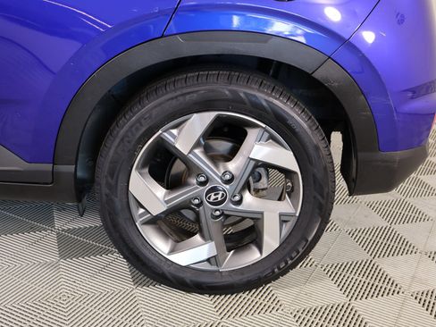 Used 2022 Hyundai Venue SEL FWD image 18