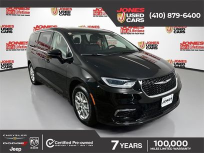 Used 2024 Chrysler Pacifica Touring-L