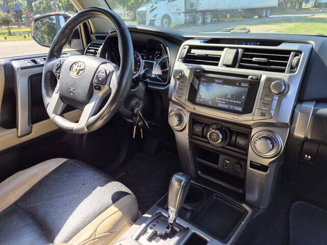 Used 2014 Toyota 4Runner SR5 RWD image 33