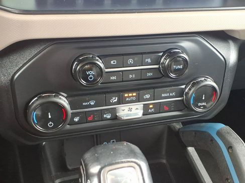 Used 2022 Ford Bronco Wildtrak AWD/4WD image 19