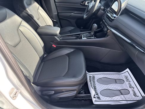 New 2026 Jeep Compass Latitude image 13