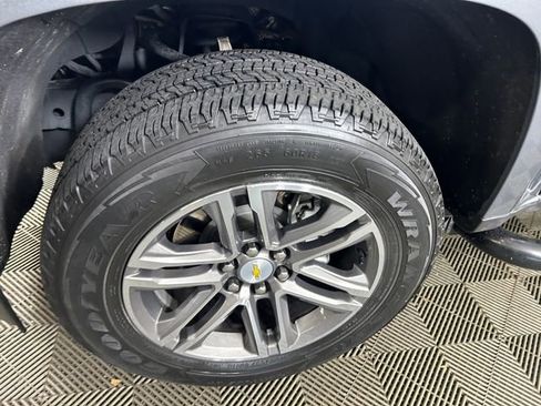 Used 2022 Chevrolet Colorado LT w/ LT Convenience Package image 11