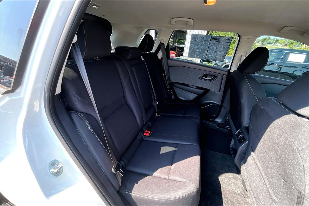 Used 2023 Nissan Rogue S FWD image 27