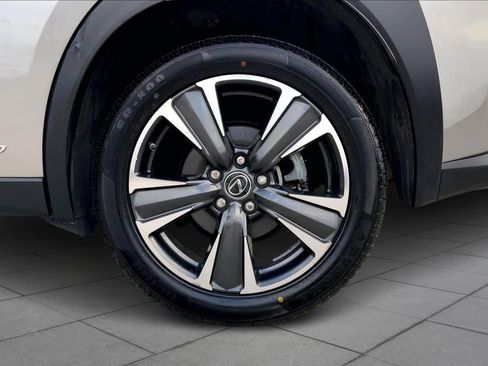 Used 2019 Lexus UX 250h w/ Accessory Package image 17