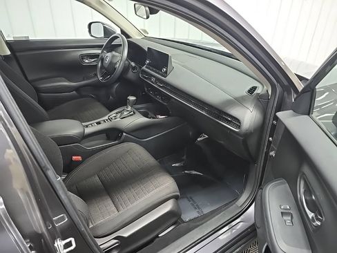 Used 2023 Honda HR-V LX image 17
