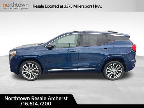 Used 2023 GMC Terrain Denali image 2
