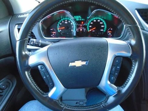 Used 2017 Chevrolet Traverse LT AWD/4WD image 8