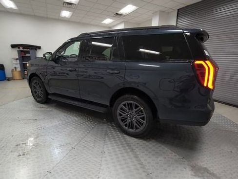 New 2026 Ford Expedition Platinum image 6