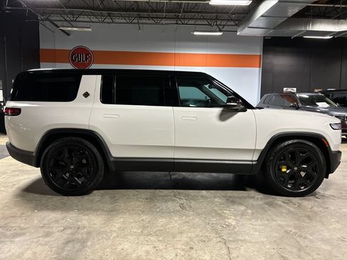 Used 2024 Rivian R1S Adventure AWD/4WD image 14