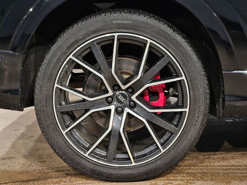 Used 2020 Audi Q8 Premium Plus w/ Premium Plus Package image 17