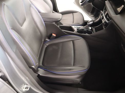 Used 2025 Buick Encore GX Sport Touring w/ Advanced Technology Package image 13