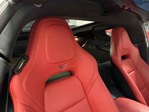 Used 2016 Chevrolet Corvette Z06 w/ 3LZ Preferred Equipment Group image 22