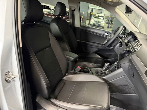 Used 2018 Volkswagen Tiguan SE image 17