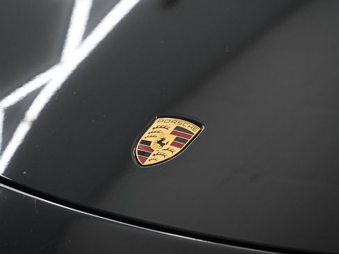 Used 2016 Porsche Cayman image 9