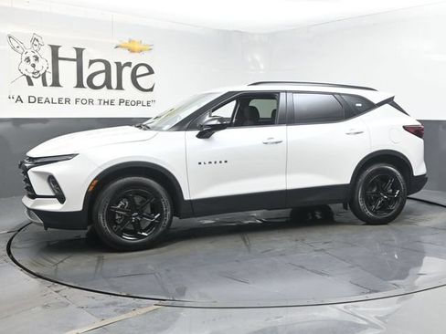 Used 2024 Chevrolet Blazer LT w/ Convenience Package FWD image 32