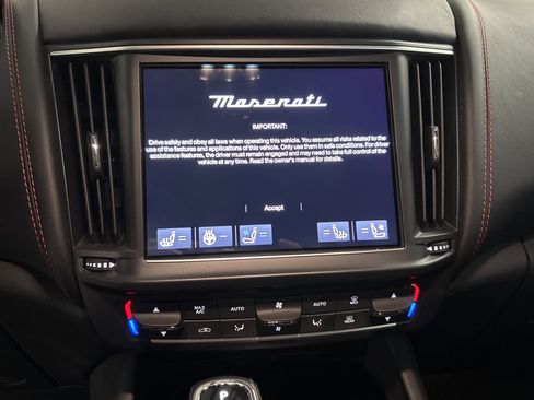 Used 2022 Maserati Levante Modena image 16