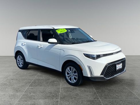 Used 2025 Kia Soul LX FWD image 7