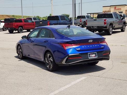 Used 2025 Hyundai Elantra Limited FWD image 5