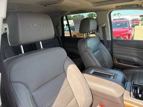 Used 2020 GMC Yukon Denali w/ Denali Ultimate Package AWD/4WD image 39