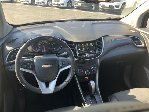Used 2018 Chevrolet Trax LT w/ Redline Edition image 5