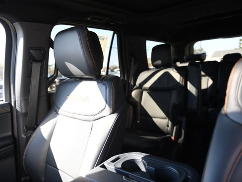 New 2026 Ford Expedition Tremor image 32