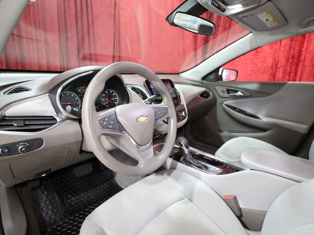 Used 2021 Chevrolet Malibu LT FWD image 12