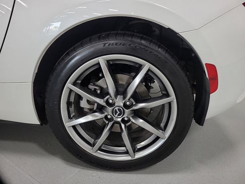 Used 2023 MAZDA MX-5 Miata Grand Touring RWD image 9