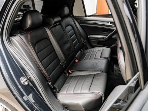 Used 2017 Volkswagen GTI SE image 36