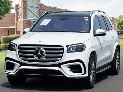 Certified 2026 Mercedes-Benz GLS 580 4MATIC image 4