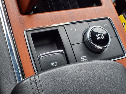 Used 2024 Lincoln Navigator Reserve AWD/4WD image 10