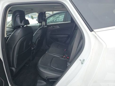 Used 2023 Kia Sportage EX image 9