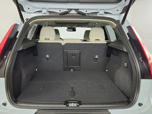 Certified 2026 Volvo XC40 B5 Plus w/ Protection Package Premier AWD/4WD image 55
