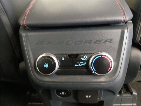 Used 2025 Ford Explorer ST-Line w/ ST-Line Street Pack image 17