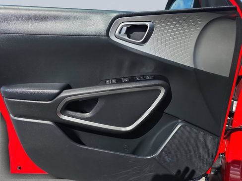 Used 2023 Kia Soul S FWD image 16