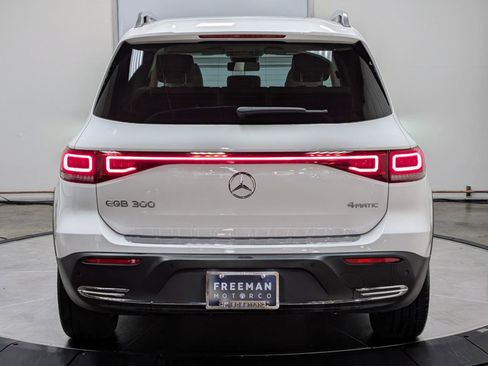 Used 2023 Mercedes-Benz EQB 300 4MATIC w/ Exclusive Package image 8