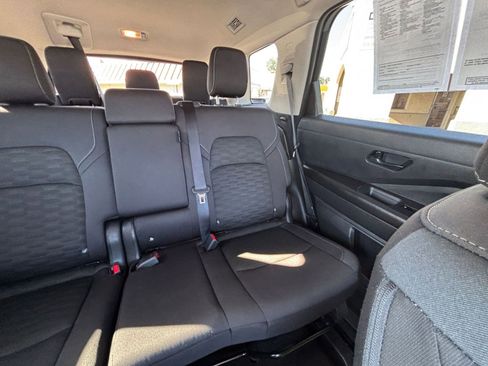 Used 2025 Nissan Pathfinder SV image 40