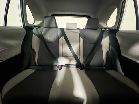 Used 2025 Toyota RAV4 XLE AWD/4WD image 32