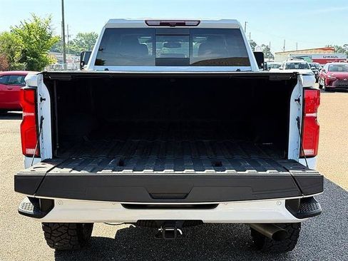 Used 2024 Chevrolet Silverado 2500 LTZ w/ LTZ Plus Package AWD/4WD image 10