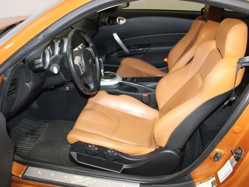 Used 2006 Nissan 350Z Touring w/ (N93) Cargo Convenience Pkg RWD image 8