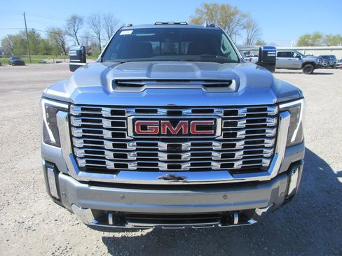 New 2026 GMC Sierra 2500 Denali w/ Denali Reserve Package AWD/4WD image 12