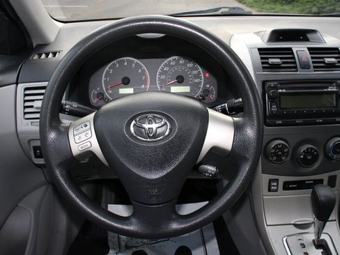 Used 2012 Toyota Corolla LE FWD image 16