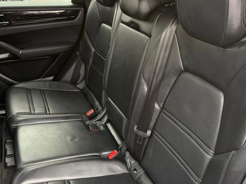 Used 2021 Porsche Cayenne image 20