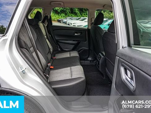 Used 2025 Nissan Rogue SV FWD image 22